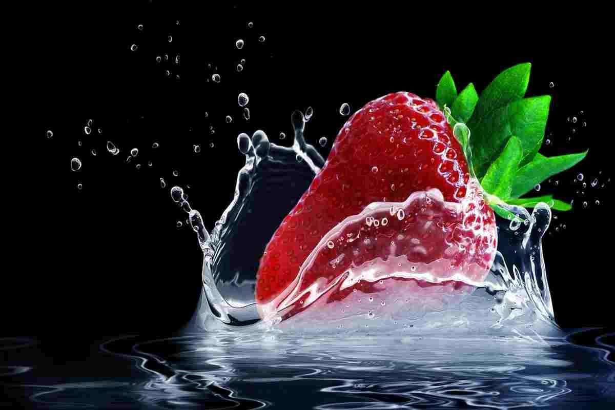berry fruit drop of water