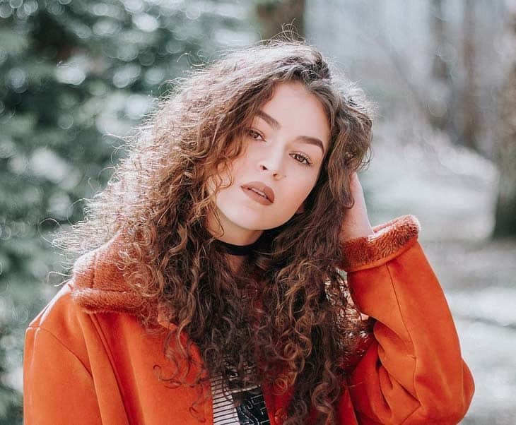 A girl with frizzy hair