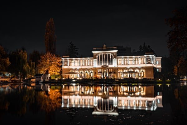 Outdoor home lighting